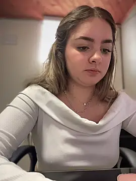 imlindapink online show from November 10, 5:29 pm