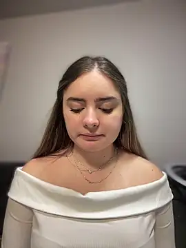 imlindapink online show from December 18, 7:07 pm