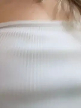 imlindapink online show from March 26, 5:11 pm