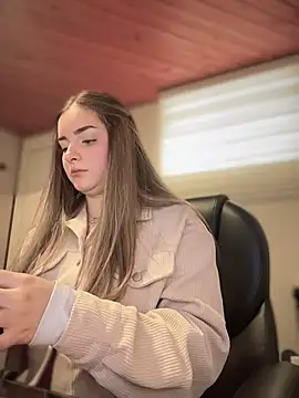 imlindapink online show from January 6, 4:11 pm