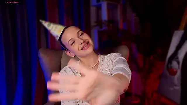 Snapshot of ElizavecaSunrise chatting on September 22, 2:12 pm ElizavecaSunrise online show from September 22, 2:12 pm