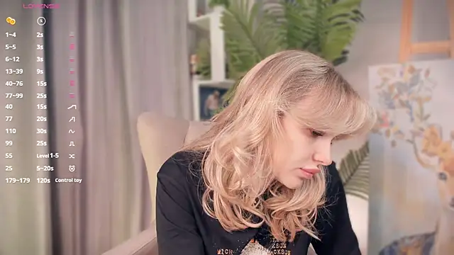 ElizavecaSunrise online show from June 26, 8:31 am