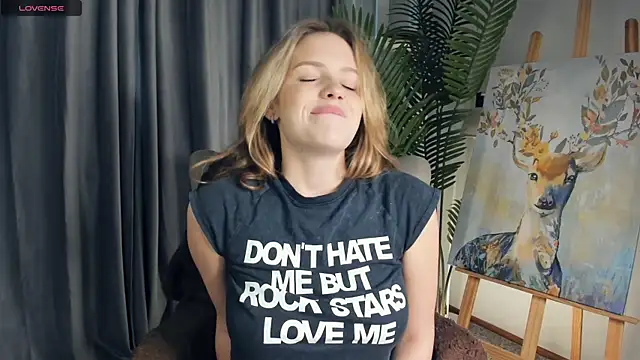 Snapshot of ElizavecaSunrise chatting on November 6, 10:08 am ElizavecaSunrise online show from November 6, 10:08 am