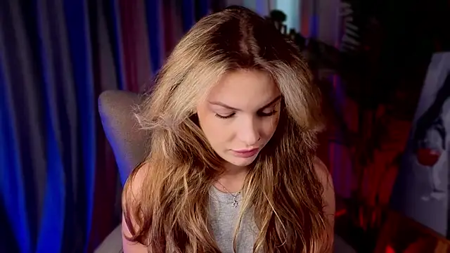 Snapshot of ElizavecaSunrise chatting on October 2, 10:07 am ElizavecaSunrise online show from October 2, 10:07 am