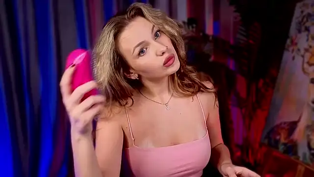 Snapshot of ElizavecaSunrise chatting on October 6, 2:18 pm ElizavecaSunrise online show from October 6, 2:18 pm