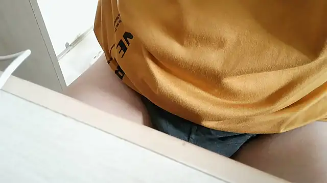 XiaoGuoGuo284512 online show from October 13, 6:59 am