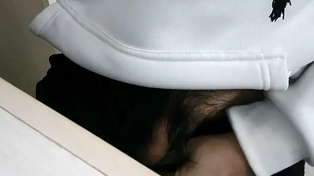 XiaoGuoGuo284512 online show from January 7, 10:04 pm