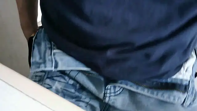 XiaoGuoGuo284512 online show from November 25, 5:30 am