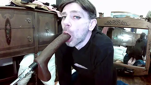 Snapshot of MaxJr8008 chatting on February 24, 10:38 am MaxJr8008 online show from February 24, 10:38 am