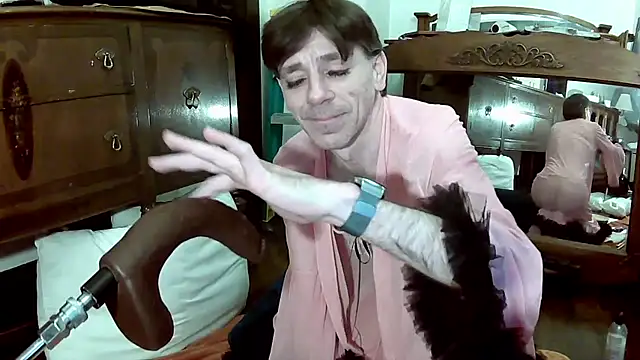 Snapshot of MaxJr8008 chatting on February 15, 7:09 am MaxJr8008 online show from February 15, 7:09 am