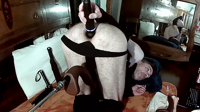 MaxJr8008 online show from March 28, 8:37 am