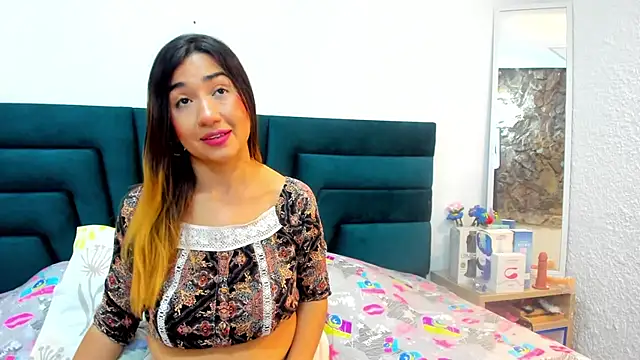 Snapshot of LisaWhite_ chatting on March 13, 11:27 pm LisaWhite online show from March 13, 11:27 pm