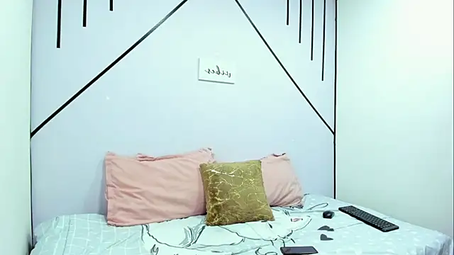 Snapshot of LisaWhite_ chatting on November 7, 1:15 pm LisaWhite online show from November 7, 1:15 pm