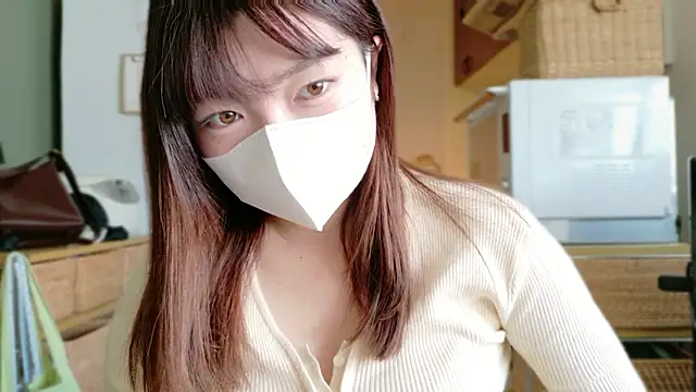 Snapshot of _Yui_ chatting on November 10, 3:22 am Yui online show from November 10, 3:22 am