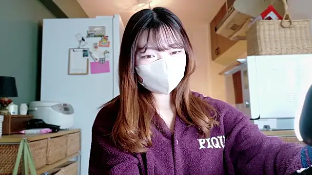 Snapshot of _Yui_ chatting on October 24, 3:27 am Yui online show from October 24, 3:27 am