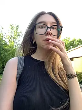 MollyOrgazm online show from May 24, 2:06 pm