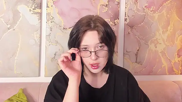 fiamoory online show from December 2, 1:06 am