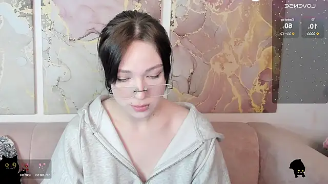 fiamoory online show from May 20, 1:24 am