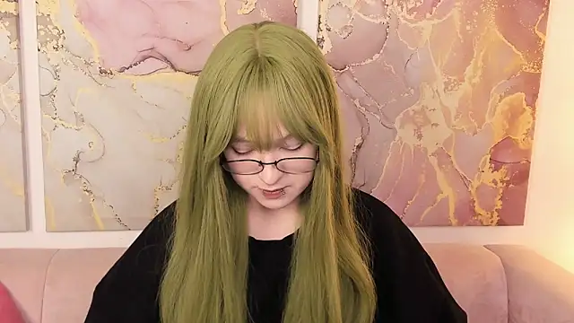 Snapshot of fiamoory chatting on October 16, 1:25 am fiamoory online show from October 16, 1:25 am