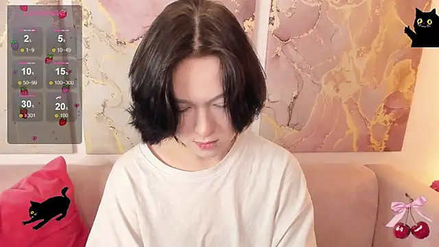 fiamoory online show from April 3, 1:34 am