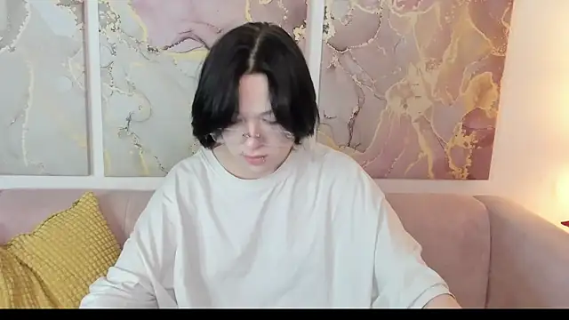 fiamoory online show from March 7, 8:10 am