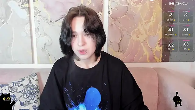 fiamoory online show from May 18, 1:17 am