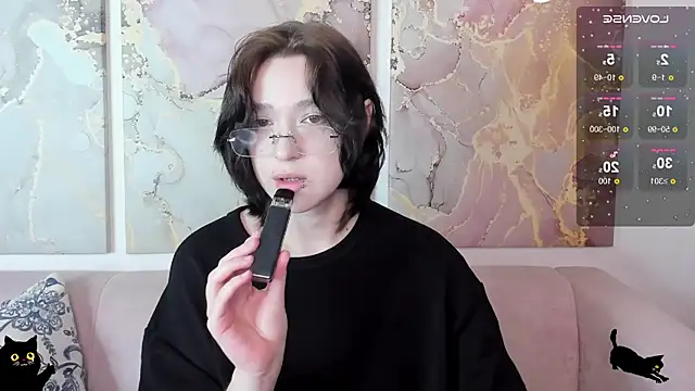 fiamoory online show from May 28, 1:24 am