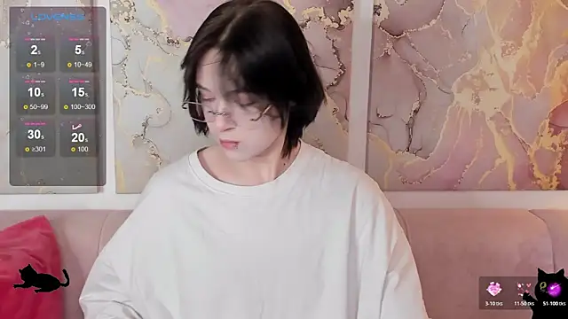 fiamoory online show from April 4, 1:23 am