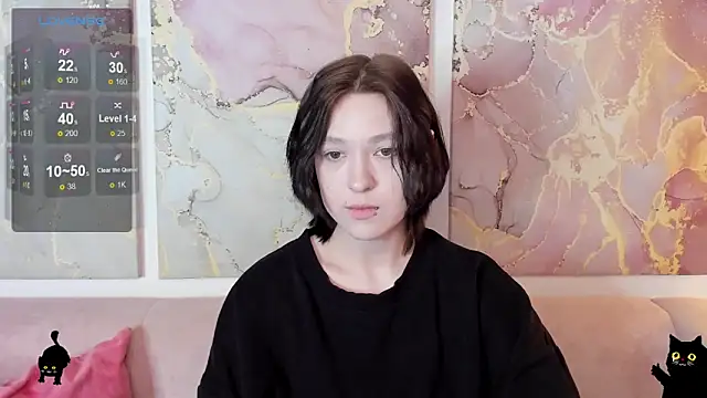 fiamoory online show from May 3, 8:08 am