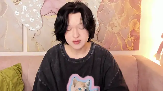 fiamoory online show from December 17, 1:10 am