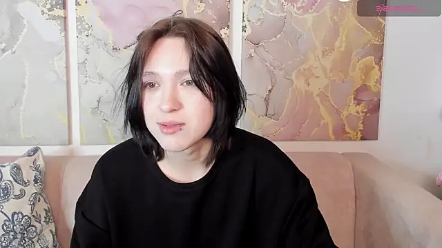 fiamoory online show from May 21, 1:25 am