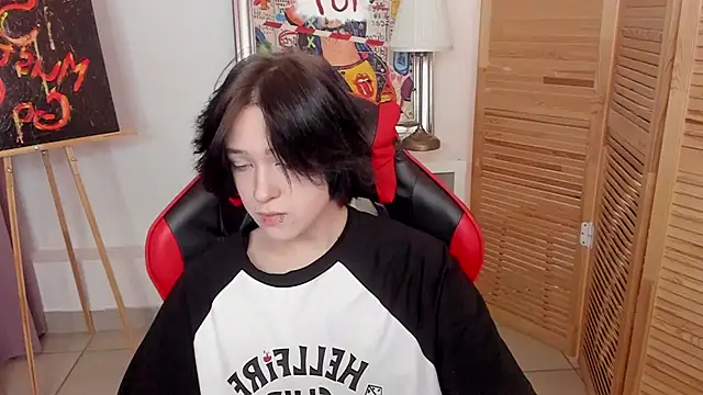 fiamoory online show from November 18, 8:06 am