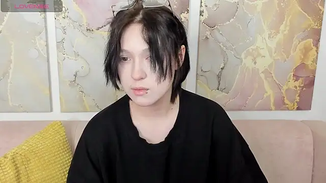 fiamoory online show from March 19, 8:14 am