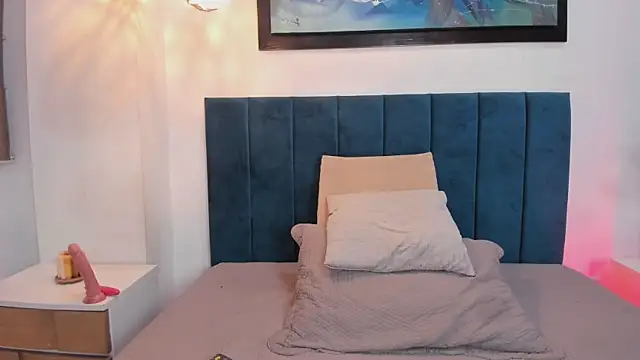 LaraGoldd online show from September 20, 12:26 am
