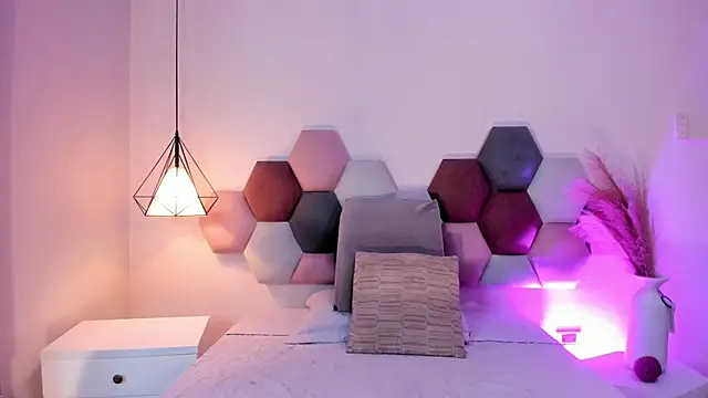 LaraGoldd online show from October 25, 12:54 am