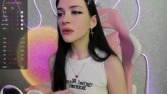 Molly Crystall online show from July 2, 5:13 am