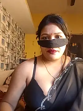 Snapshot of Radhikadavi879 chatting on November 15, 4:27 am Radhikadavi879 online show from November 15, 4:27 am