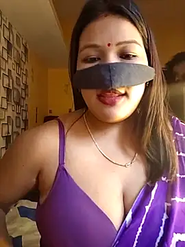 Snapshot of Radhikadavi879 chatting on October 10, 5:08 am Radhikadavi879 online show from October 10, 5:08 am