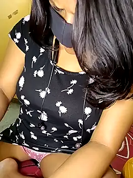 Snapshot of Radhikadavi879 chatting on February 27, 5:26 pm Radhikadavi879 online show from February 27, 5:26 pm