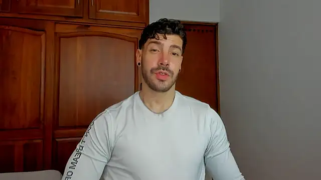 Guyinthemountain online show from May 13, 1:07 pm