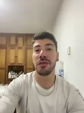 Snapshot of Guyinthemountain chatting on October 7, 1:56 pm Guyinthemountain online show from October 7, 1:56 pm