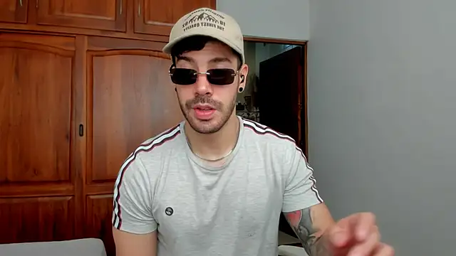 Guyinthemountain online show from June 9, 2:51 pm