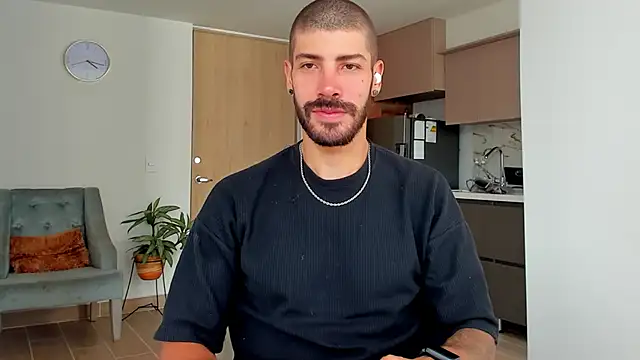 Snapshot of Guyinthemountain chatting on January 14, 12:45 pm Guyinthemountain online show from January 14, 12:45 pm