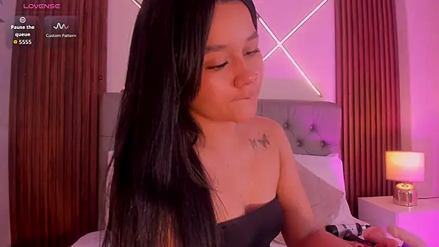 alisson sanders online show from April 22, 1:18 pm
