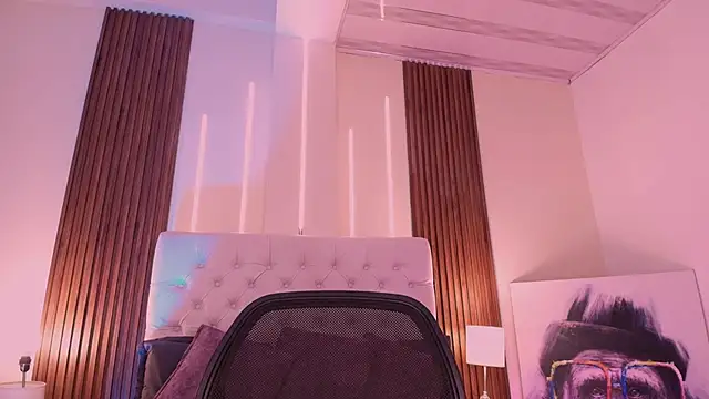 Snapshot of alisson_sanders chatting on February 14, 1:00 pm alisson sanders online show from February 14, 1:00 pm