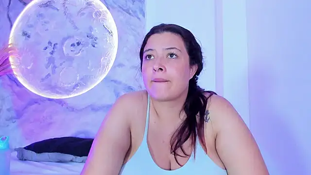 JulietaKane online show from March 17, 5:21 am