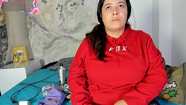 JulietaKane online show from December 5, 4:55 am