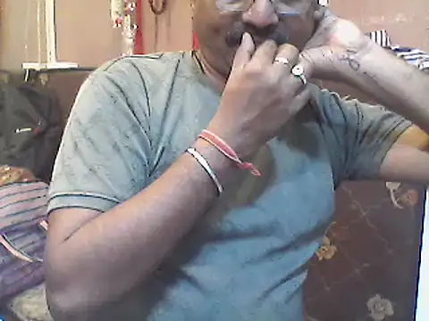 LOVEGURU D online show from February 3, 4:31 pm
