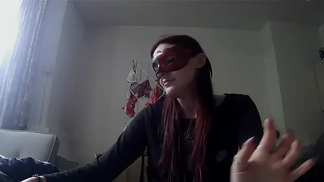 LexiSnowUK online show from June 14, 8:59 am