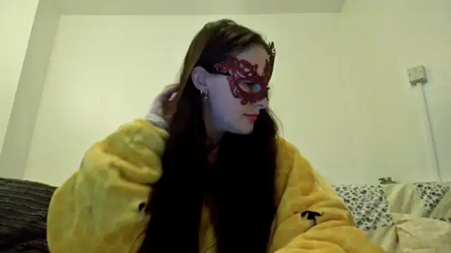 LexiSnowUK online show from December 1, 10:16 am